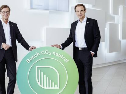 Stefan Asenkerschbaumer, director financiero de Bosch, y Volkmar Denner, presidente de Bosch.