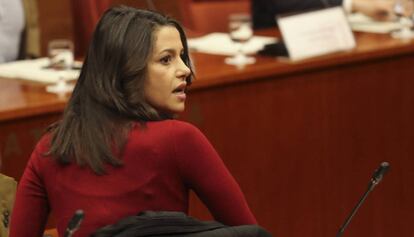 In&eacute;s Arrimadas, en la diputaci&oacute;n permanente del Parlament.