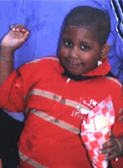 Foto facilitada por el Departamento de Policía de Chicago de la imagen de Julian King, de siete años, familiar desaparecido de Jennifer Hudson. Los agentes investigan un vehículo blanco, en el que, supuestamente, también iba el menor.