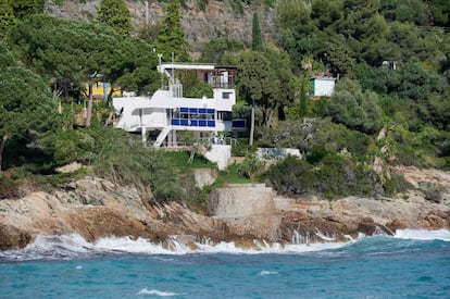 Panorámica de la villa E-1027, diseñada por Eileen Gray en Roquebrune Cap Martin, en el sur de Francia.