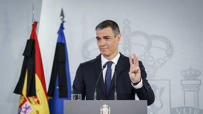 El presidente del Gobierno, Pedro Sánchez, comparece en el Palacio de la Moncloa, el 22 de abril.