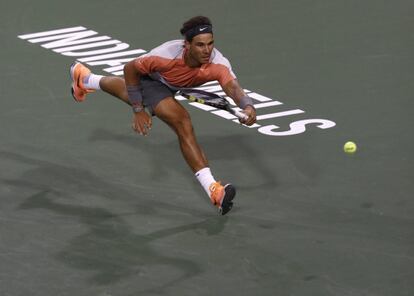 Nadal no llega a una pelota de Dolgopolov.