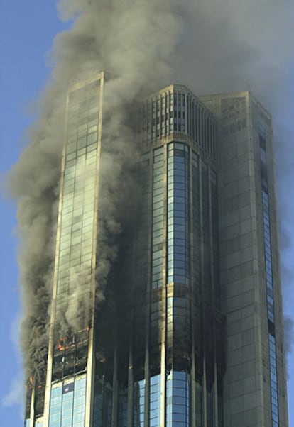 Incendio en la Torre Este del Parque Central de Caracas.