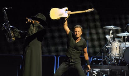 Bruce Springsteen durante un concierto en el estadio San Mamés de Bilbao, en 2009.