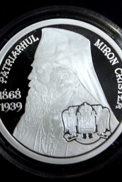 Moneda acuñada por el Banco Central de Rumania con la imagen del ex patriarca de la Iglesia ortodoxa y ex primer ministro, Miron Cristea