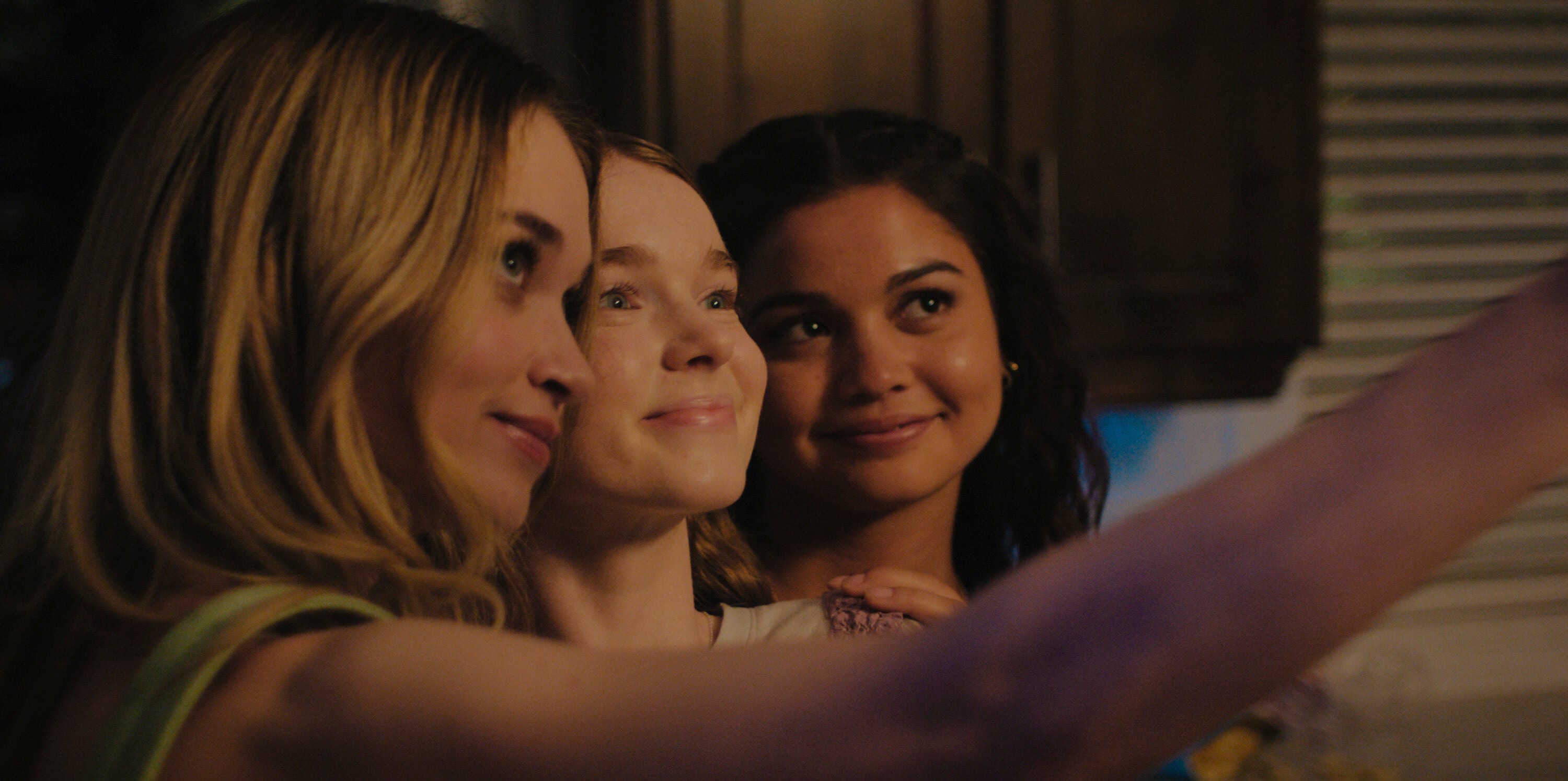 Alison Thornton, Summer H. Howell y Siena Agudong, en un momento de 'Carrie'.