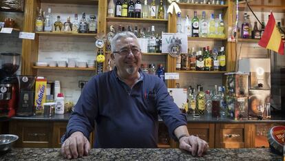 José Antonio Herrera, en el bar Las Palmeras de El Ejido.