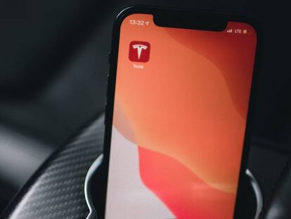 Los iPhone y algunos Tesla, sensibles a una amenaza de seguridad.