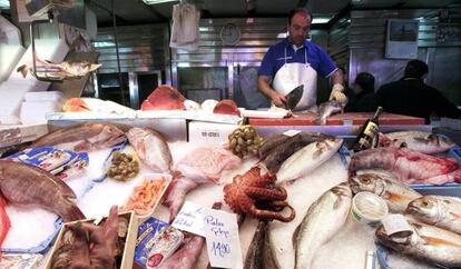 Una pescadería en el mercado de Chamberí, en Madrid.