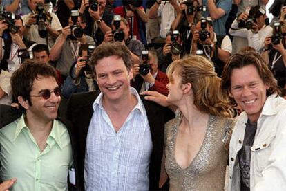 Atom Egoyan, Colin Firth, Rachel Blanchard y Kevin Bacon, durante la presentación en Cannes de <i>Where the truth lies</i>.