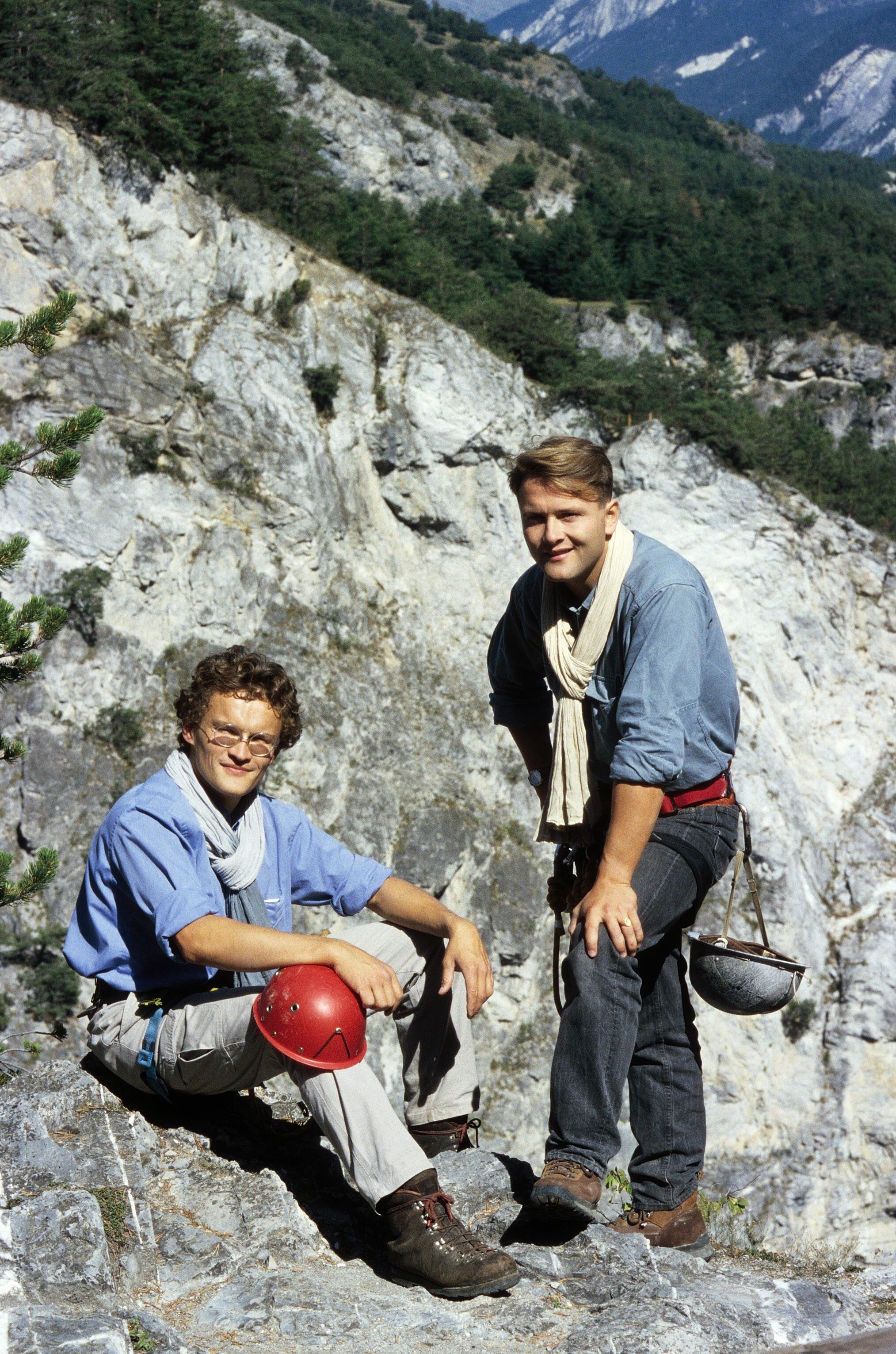 Sylvain Tesson y Alexandre Poussin en el programa de televisión francés 'Montagne', en 1998. 