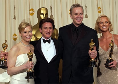 La foto más esperada. La de los cuatro actores premiados en esta edición: Sean Penn, mejor actor; Charlize Theron, mejor actriz; Tim Robins, mejor actor secundario; y Renee Zellweger, mejor actriz secundaria.