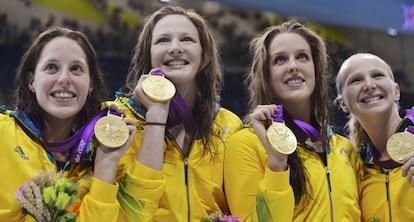 El equipo australiano muestra su &uacute;nico oro, en 4x100m libres, en Londres. 