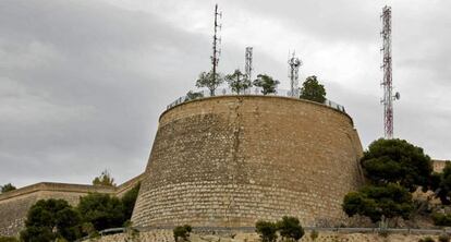 Una vista del castillo de San Fernando, en Alicante.