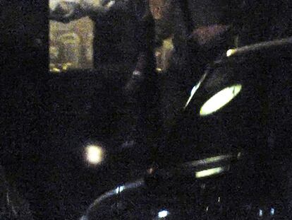 El portero es uno de los objetivos más perseguidos por los <i>paparazzi</i> en su relación con la periodista Sara Carbonero. Tras la victoria del Barcelona en el Bernabéu, Casillas se marchó con ella a cenar a una pizzería.