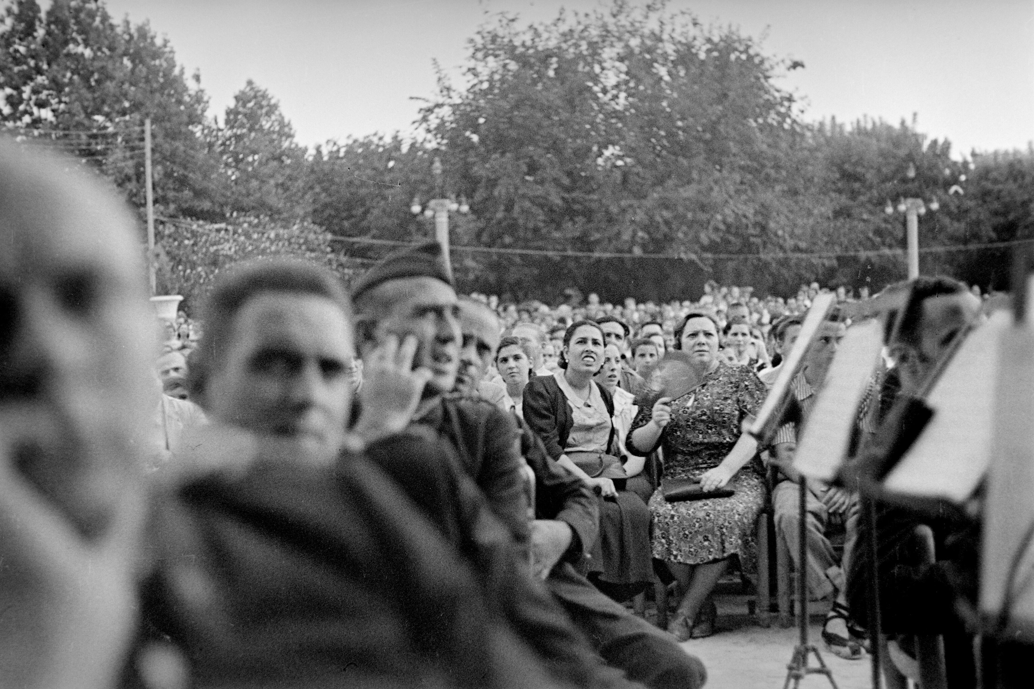 La Barraca en guerra después de Lorca: descubierta la mayor colección de fotografías inéditas de una función