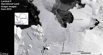 Estado del glaciar Thwaites en 2018, captado por LandSat. Gran parte de la plataforma de hielo que tiene delante se ha roto en 2019, lo que faclitió el acceso de la última expedicion científica.