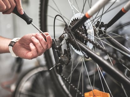 Perfectos para reparar pinchazos en las ruedas hasta para realizar el intercambio de cadenas. GETTY IMAGES.