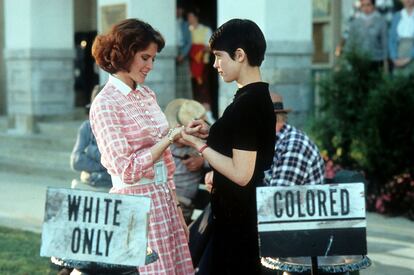 Con Phoebe Cates en ‘El color del odio’, 1989.
