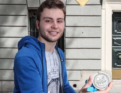 Pablo Soto, con su medalla de ganador. 