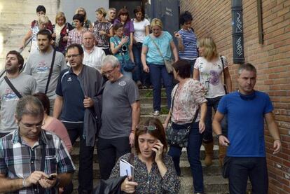 Trabajadores de Fagor tras la asamblea celebrada en Mondragón