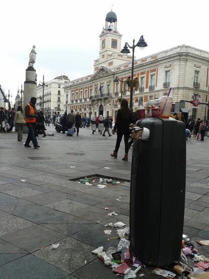 Basura en la Plaza de Sol.