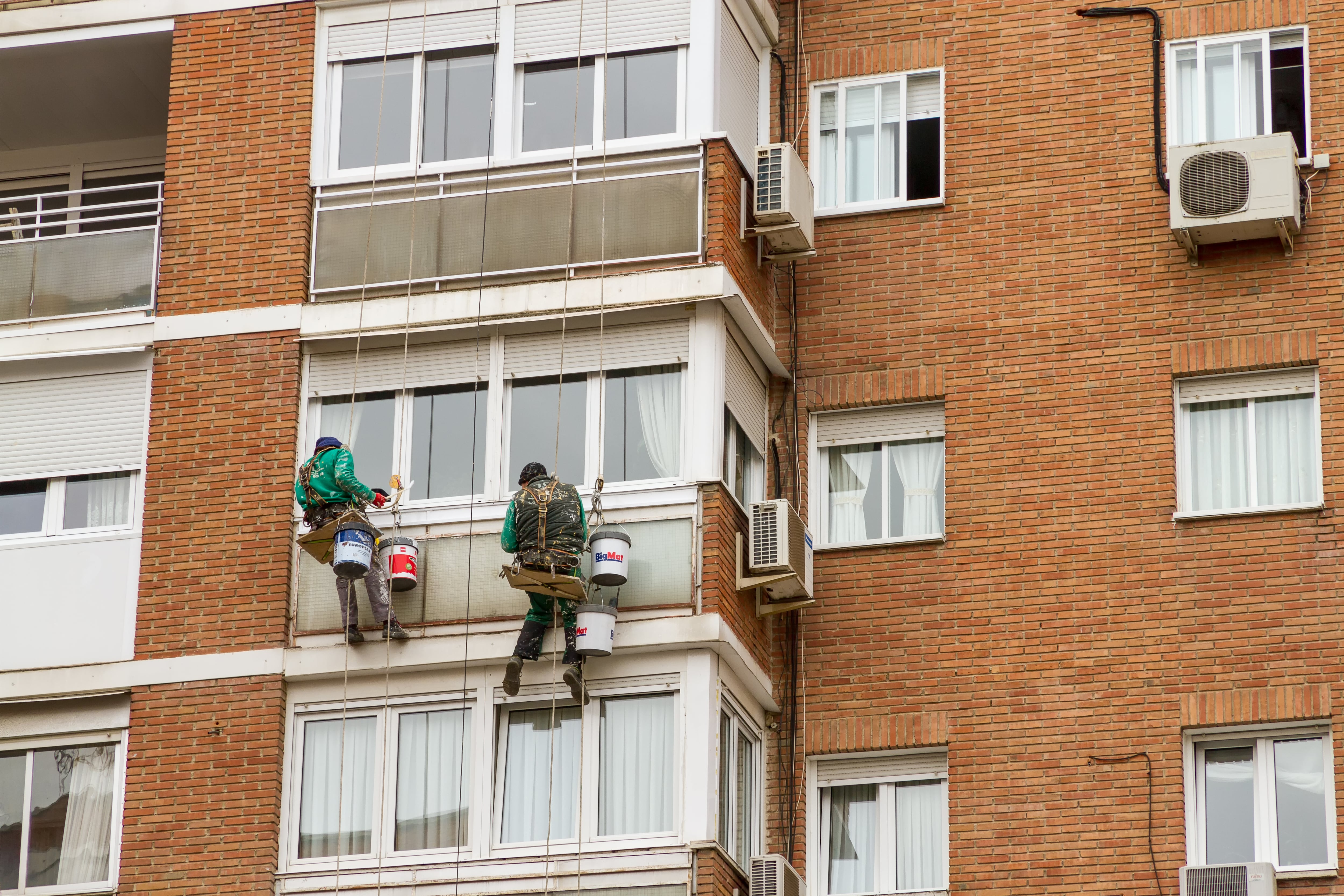 Vecinos que se niegan a pagar las derramas de su comunidad: hay margen, pero cada vez menos