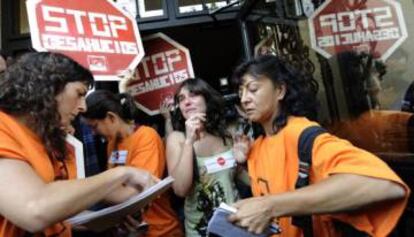 Una protesta en Valencia contra los desahucios de viviendas.