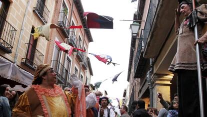 Actores y figurantes, en el Mercado Cervantino de Alcalá de Henares.