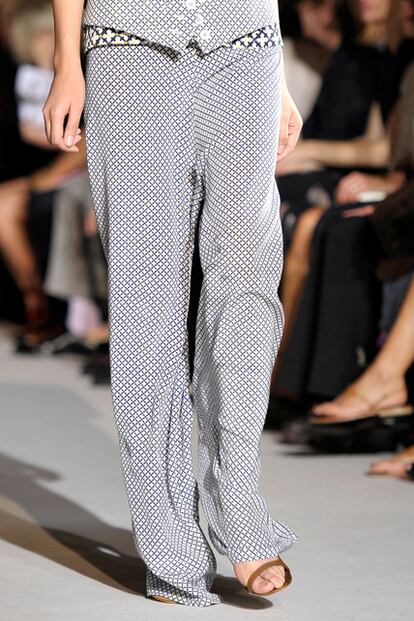 Pantalón pijama
	Nos guste o no hay que reconocer que es la prenda más cómoda de la temporada, como este diseño de Stella McCartney (945 euros aprox.)