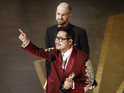 Daniel Scheinert and Daniel Kwan (R) after winning the Oscar for Best Original Screenplay for 'Everything Everywhere All at Once'.