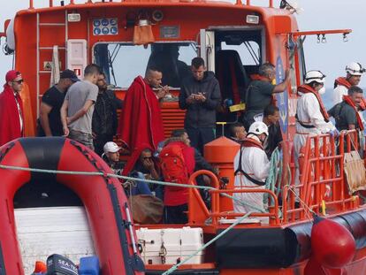 Operaci&oacute;n de rescate de Salvamento Mar&iacute;timo y la Guardia Civil en las costas de Almer&iacute;a.