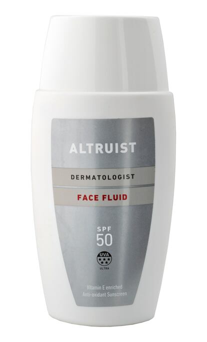 Fluido para rostro Dermatologist enriquecido con vitamina E de Altruist.