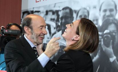 Alfredo Pérez Rubalcaba y Carme Chacón, en un acto electoral del PSC en Barcelona, el pasado 17 de noviembre.