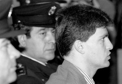 26 de enero de 1995. Manuel González González, conocido como "el loco del chandal", cuyo juicio dió comienzo en Audiencia de Barcelona. En 1997, González fue condenado a 169 años de cárcel por agredir sexualmente a 16 mujeres y asesinar a una de ellas.