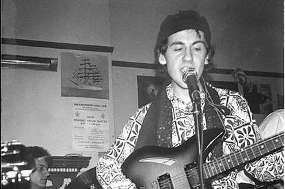 El británico Dan Treacy, del grupo Television Personalities, en el Living Room de Fitzrovia en 1984.