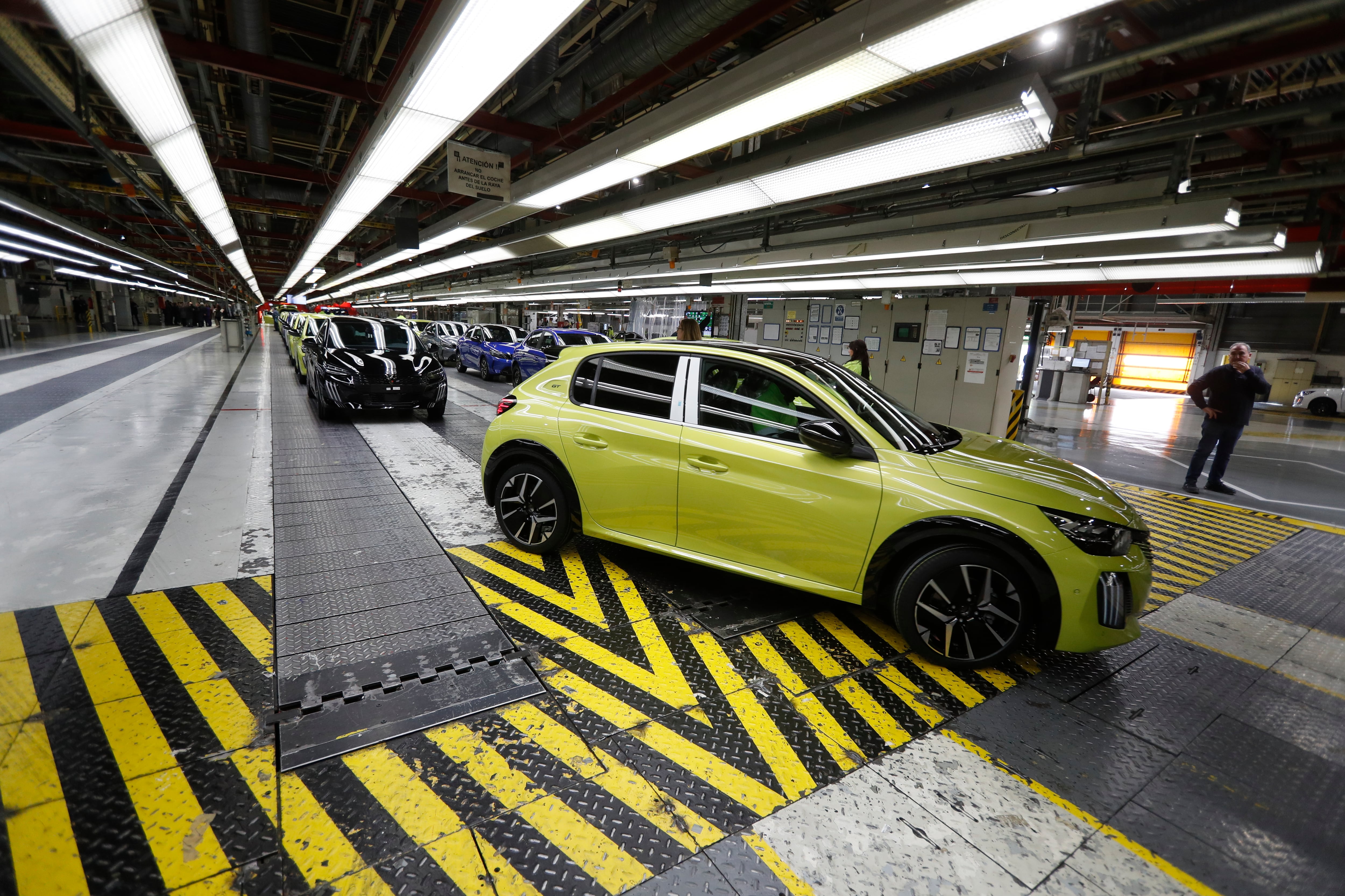 Las ventas de coches eléctricos se disparan en enero por la norma de emisiones europea