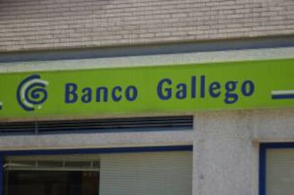 Logotipo del Banco Gallego en una sucursal. EFE/Archivo