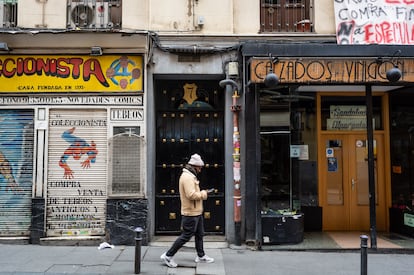 Los vecinos del bloque de la calle del Tribulete, 7, en el barrio de Lavapiés (Madrid), se enfrentan a la cancelación de su contrato tras la promesa de compra de Elix.