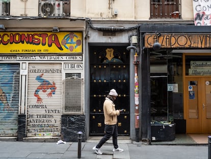 Los vecinos del edificio situado en la calle del Tribulete, 7, en el barrio Lavapiés (Madrid), se enfrentan a la cancelación de su contrato tras la promesa de compra de Elix.
