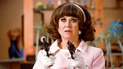Julieta Serrano, en 'Mujeres al borde de un ataque de nervios' (1988), de Pedro Almodóvar.
