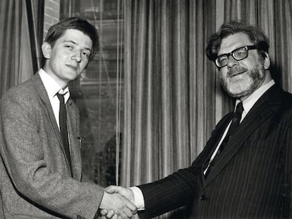 Deyan Sudjic recibió en 1979 el premio al joven periodista del año del International Building Press.