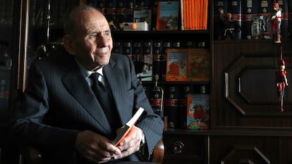 Juan Muñoz Martín, escritor. El autor madrileño, que también fue profesor de Literatura, logró que miles de niños de varias generaciones se enganchasen a la lectura con ‘Fray Perico y su borrico’, con el que ganó el premio El Barco de Vapor en 1979.
