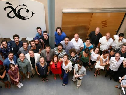 Membres de l'ACC amb Juanjo Puigcorbé en la presentació de el Ciclo Gaudí.