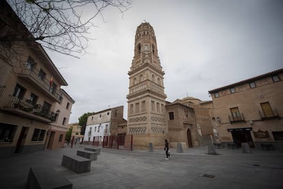 Plaça d'Utebo (Saragossa), aquest divendres, amb la seva espectacular torre mudèjar.