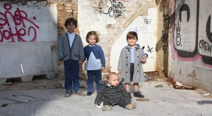 Niños protagonistas de una de las acciones de la creación 'El desencanto'