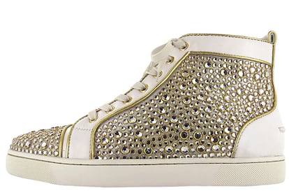 Con incrustaciones de cristales de Swarovski, de CHRISTIAN LOUBOUTIN (1.495 euros).?