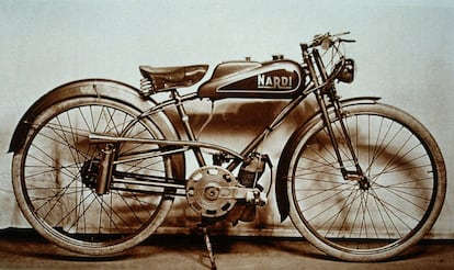 Modelo de 1947 con un motor Cucciolo fabricado por Ducati.