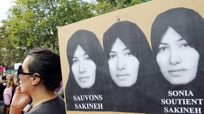 Manifestaci&oacute;n en Par&iacute;s en apoyo a Sakineh Ashtiani, en 2010.