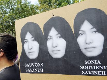 Manifestaci&oacute;n en Par&iacute;s en apoyo a Sakineh Ashtiani, en 2010.